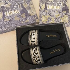 New never worn Authentic Christian Diors Dway slides